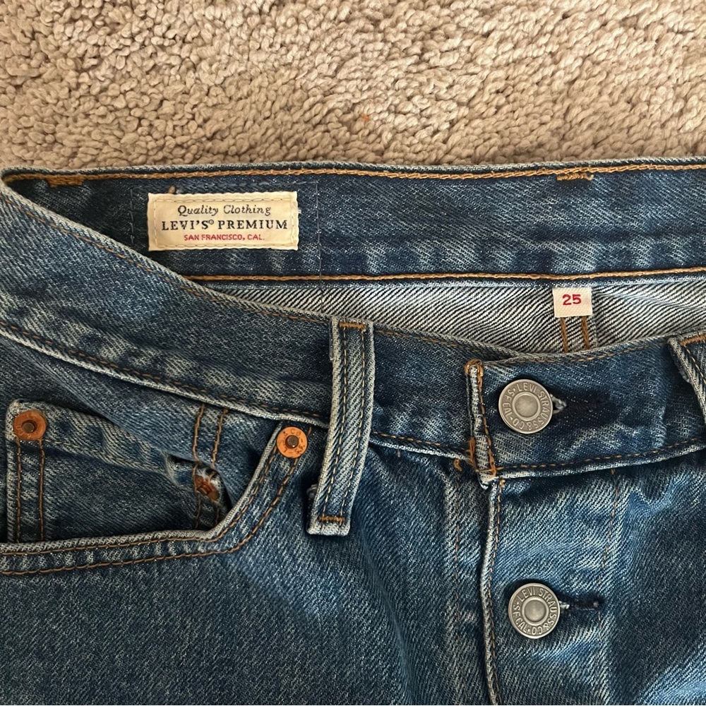 Levi’s Denim Button-Front Skirt - Picture 3 of 4